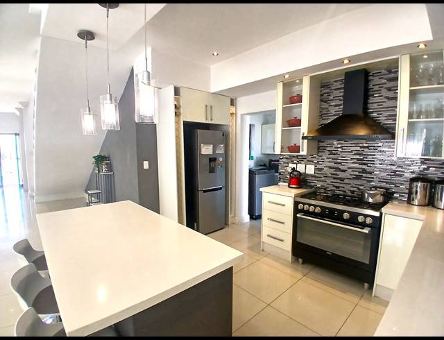 3 BEDROOM FREESTANDING FOR SALE IN BLUE VALLEY GOLF ESTATE
